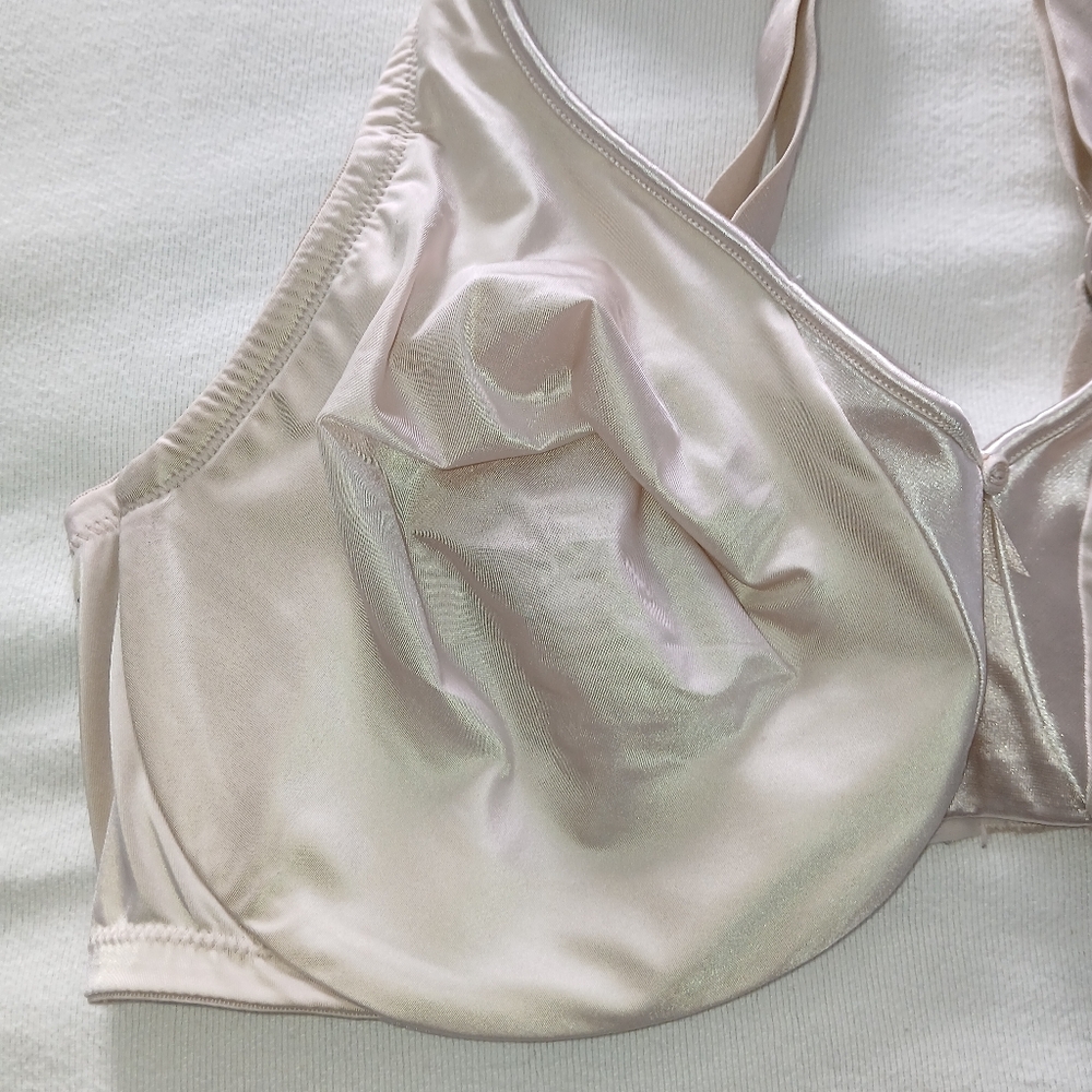 Sz.42DD Womens Olga Signature Satin Bra - Picture 2 of 8